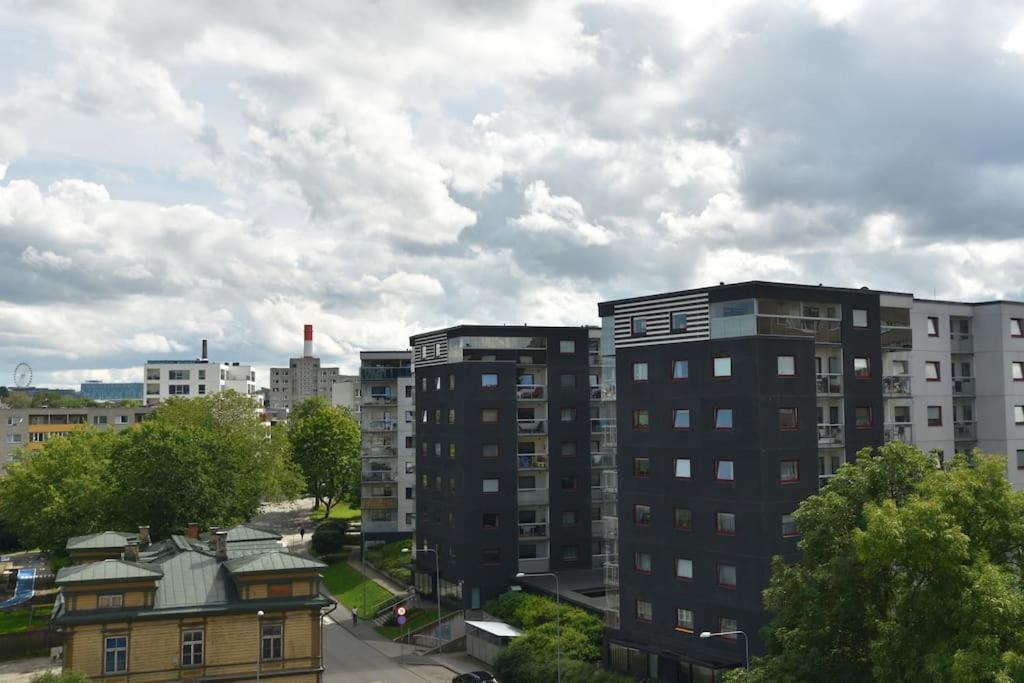 Kahe Magamistoaga Ja Suure Elutoaga 3-Toaline Korter Vaatega Tallinna Aerikeskusele 外观 照片
