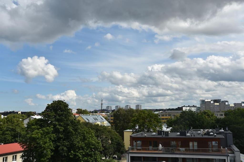 Kahe Magamistoaga Ja Suure Elutoaga 3-Toaline Korter Vaatega Tallinna Aerikeskusele 外观 照片